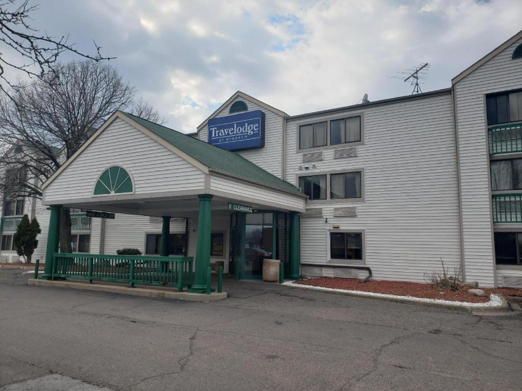 Travelodge By Wyndham Brooklyn Center Exterior foto